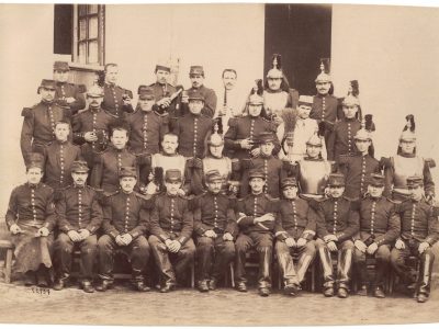 Photographie - Militaire Uniforme 1890 - Armée Française - Cuirassier - Versailles - Défilé - France - Drapeau - Troisième République - Officiers