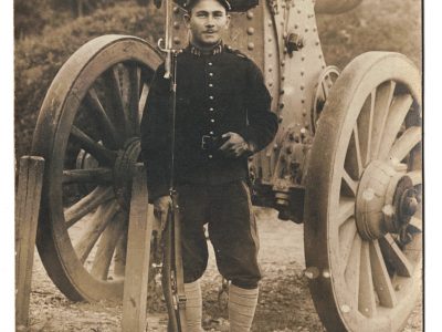 Photo Carte Postale - Uniforme - Artillerie - Siège - Guerre 14 - Tranchées - Artilleur - Canon